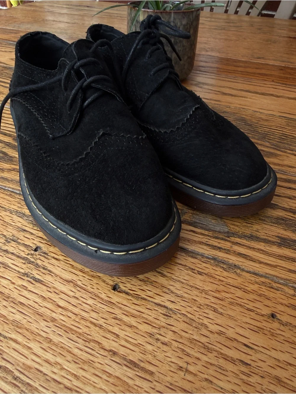 Black Suede Lace Up Rubber Sole Oxford Shoes size 39 / 24.5 centimeters